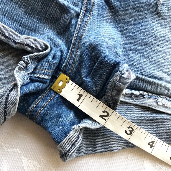 Express Jeans Women’s Size 8 Jeans Denim Shorts Embroidered Casual Regular-Fit - Picture 10 of 16